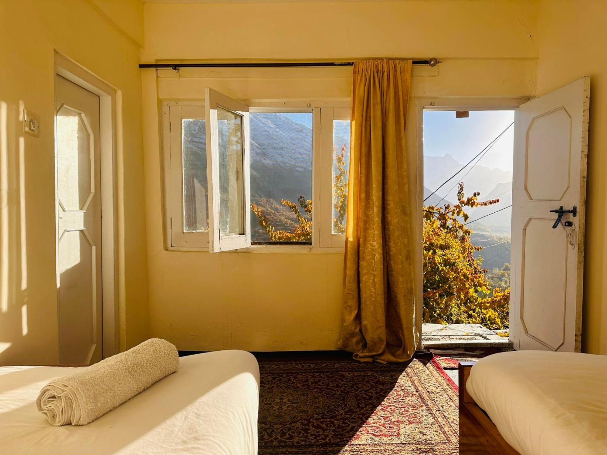 Backpackers Stories By Old Hunza Inn Karimabad  Екстер'єр фото