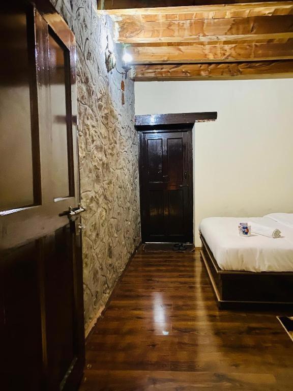 Backpackers Stories By Old Hunza Inn Karimabad  Екстер'єр фото